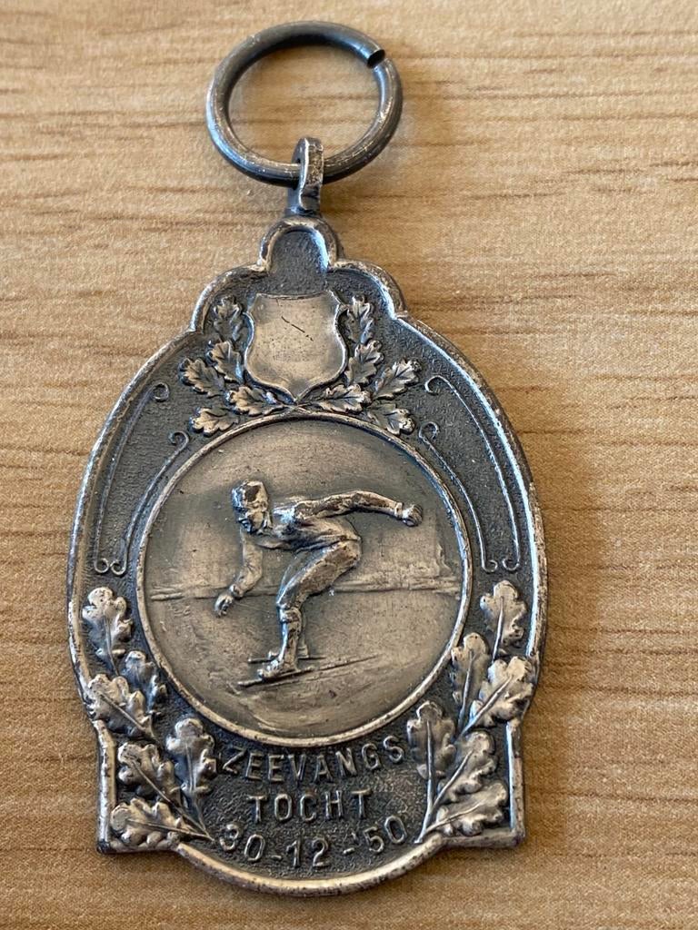 Medailles schaatsen Zeevang tocht, Verzenden, Overige materialen