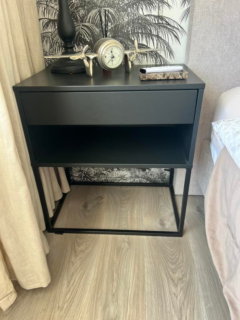 Nachtkastjes van ikea Vikhammer, Ophalen, Zo goed als nieuw, Minder dan 45 cm, Minder dan 55 cm