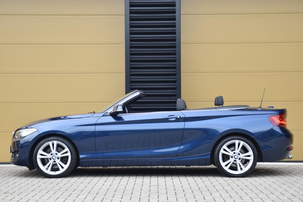 BMW 2 Serie Cabrio 228i Sport Line * Sportstoelen * Navigati, Auto's, BMW, Automaat, Gebruikt, 4 cilinders, Leder en Stof