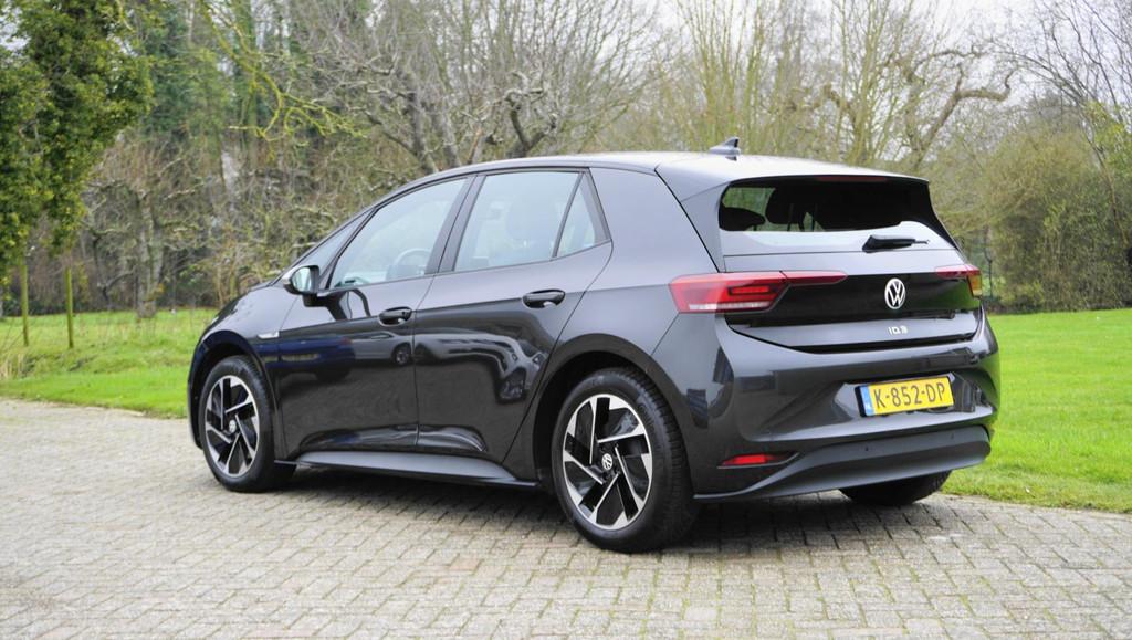 Volkswagen ID.3 First 58 kWh Verwarmde stoelen SOH 90%, Auto's, 966 min, Gebruikt, ID.3, Origineel Nederlands