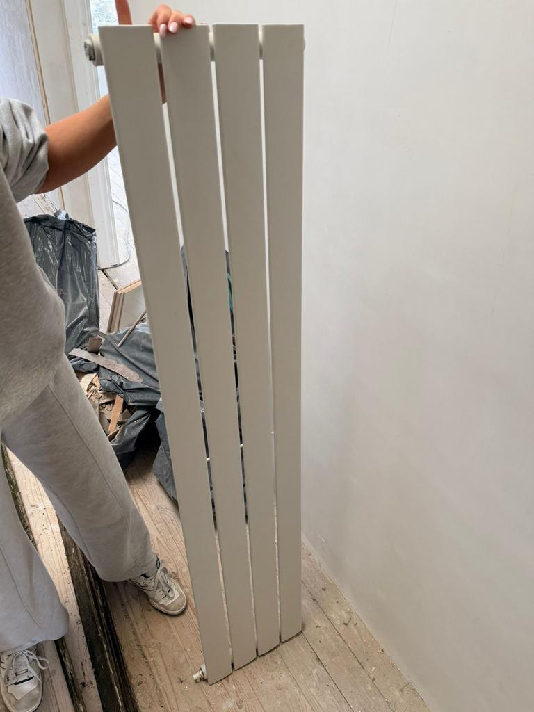 Moderne verticale radiator, wit, Radiator, Minder dan 60 cm, Ophalen of Verzenden, 80 cm of meer
