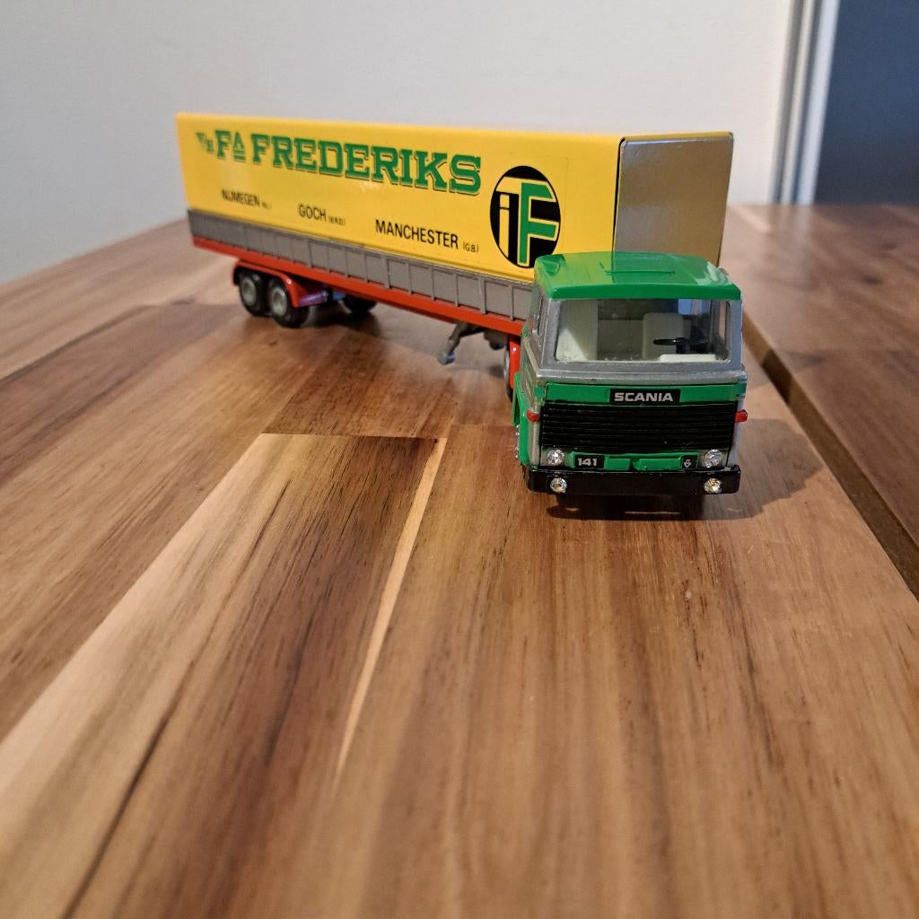 V.H. Fa FREDERIKS NIJMEGEN SCANIA 141 & 2 ASSER HUIF TRAILER, Verzenden, Zo goed als nieuw, Bus of Vrachtwagen, Tekno