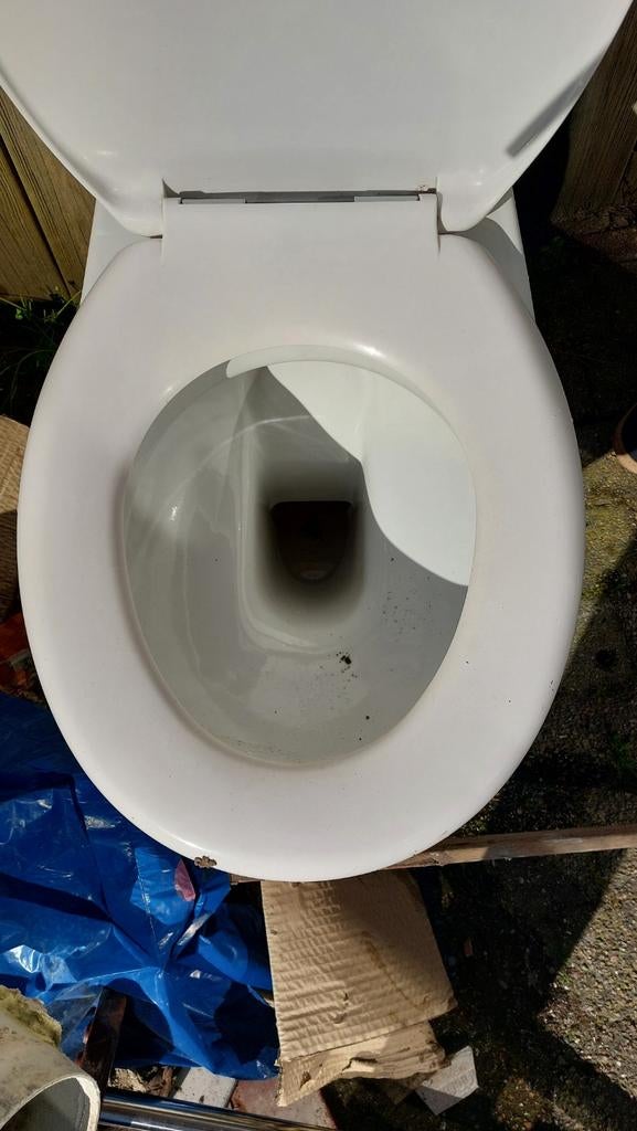 Gebruikt toilet met bril - Wit keramiek, Doe-het-zelf en Verbouw, Sanitair, Ophalen, Gebruikt, Toilet