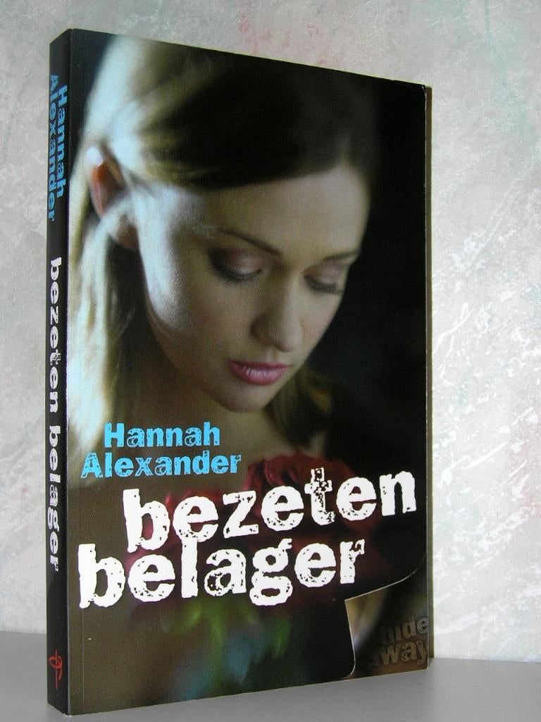 Hannah Alexander - Bezeten belager (spannend christelijk), Boeken, Romans, Zo goed als nieuw, Ophalen of Verzenden