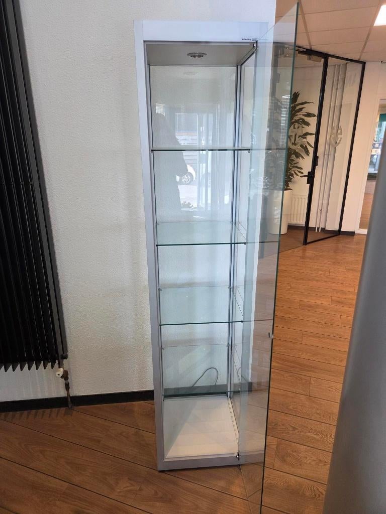 Gratis af te halen: vitrinekast, Ophalen, Gebruikt, 50 tot 100 cm, 150 tot 200 cm