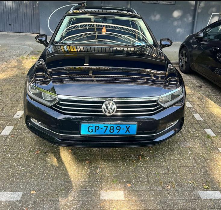 Volkswagen Passat 1.6 TDI 2015 Zwart ( taxi klaar , cabman), Auto's, 4 cilinders, Zwart, Origineel Nederlands, Stationwagon