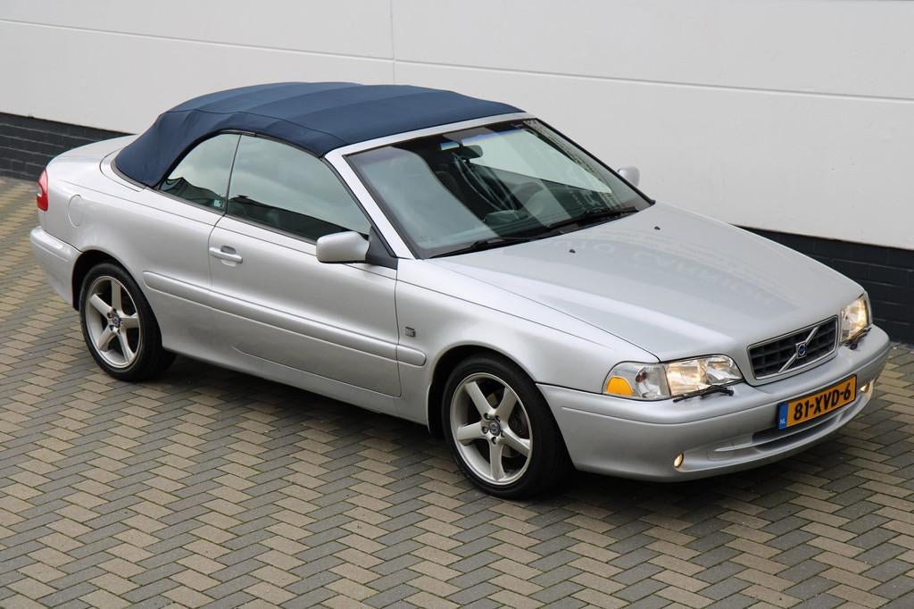 Volvo C70 Convertible 2.4 T Sport 193PK Aut. Youngtimer !, C70, Gebruikt, Cabriolet, 4 stoelen