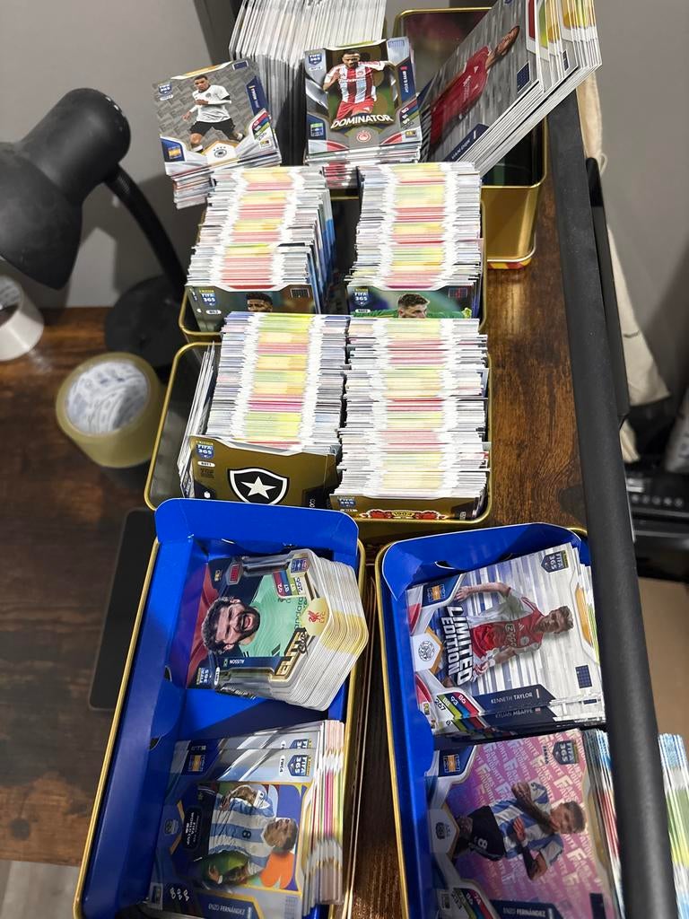 Panini FIFA 365 Adrenalyn XL 2026 kaarten, Ophalen of Verzenden, Overige figuren, Gebruikt, Plaatje, Poster of Sticker