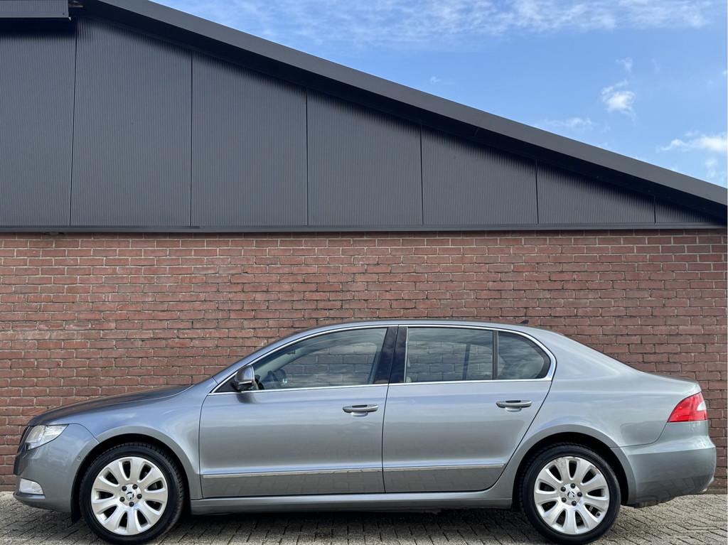 Skoda Superb 1.4 TSI COMFORT BUSINESS LINE | NAVI! | CLIMA!, Voorwielaandrijving, Euro 5, 15 km/l, Gebruikt