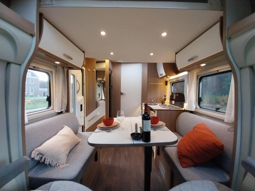 Luxe Carado T 459 met dubbele airco en groot zonnepaneel !!!, Niet ingevuld, Ringverwarming, Fiat, 7 tot 8 meter