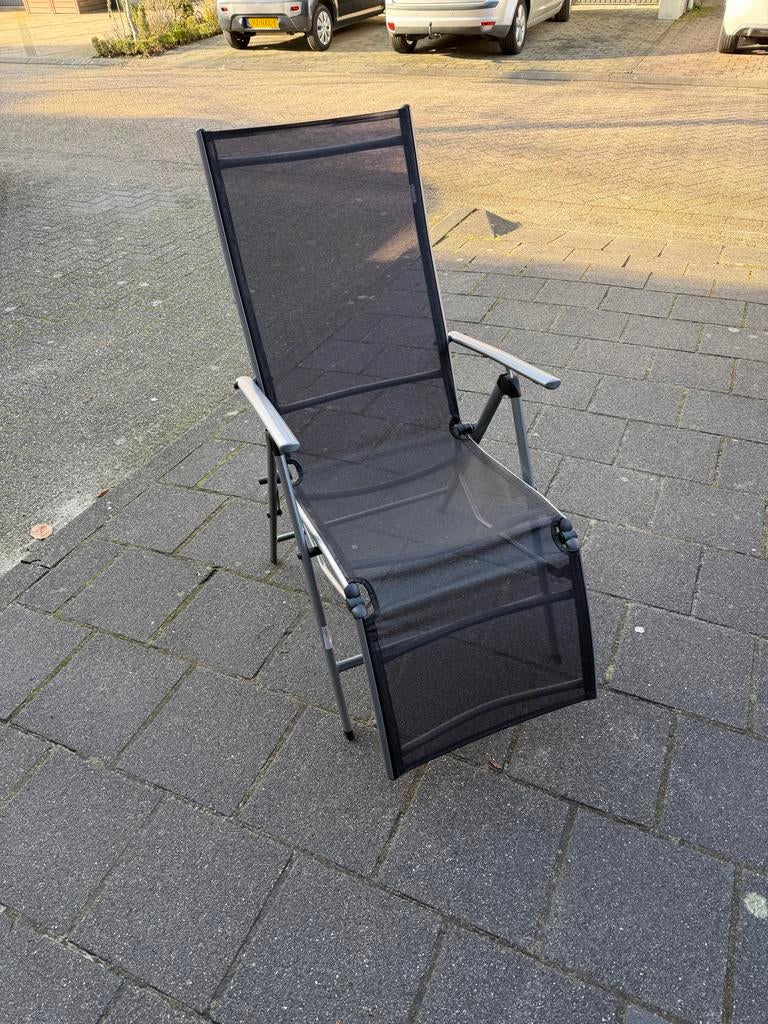 Zwarte terras loungestoel , verstelbaar, Tuin en Terras, Ligbedden, Ophalen, Gebruikt, Textileen, Verstelbaar