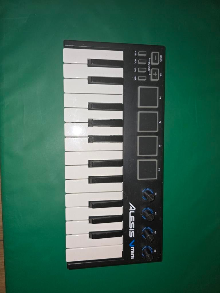 Alesis V Mini MIDI Keyboard Controller, Ophalen of Verzenden