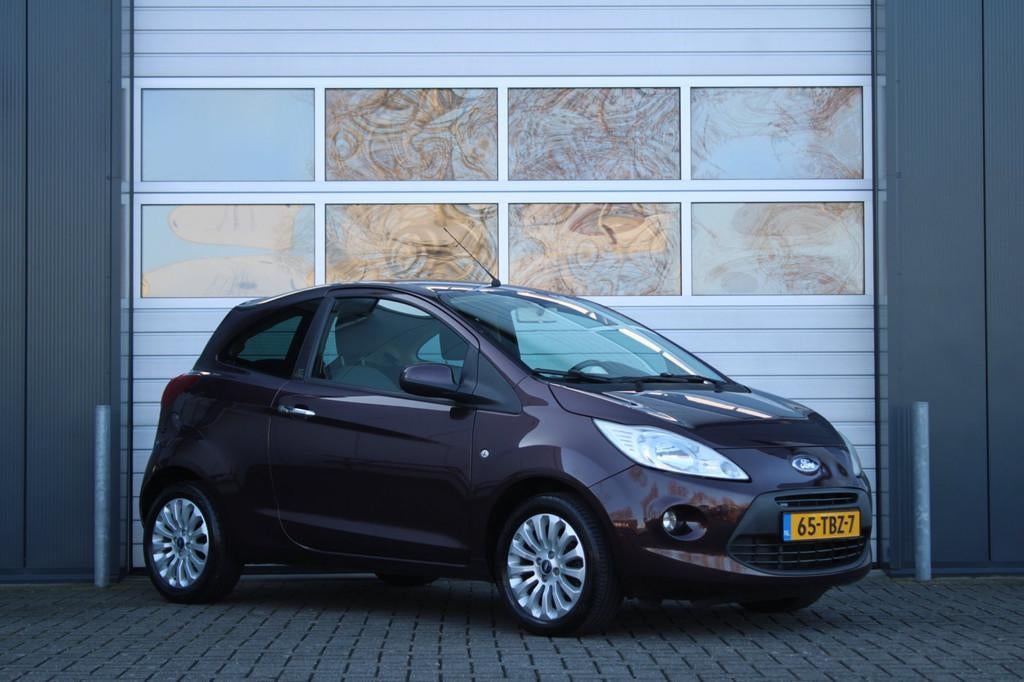Ford Ka 1.2 Titanium X start/stop Airco/Stuurbekrachtiging/E, Voorwielaandrijving, Euro 5, Stof, Gebruikt