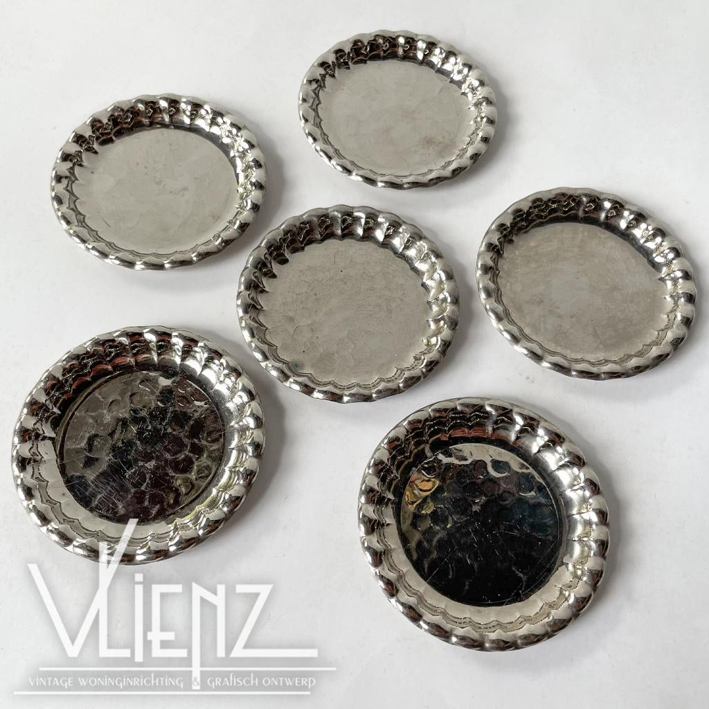 Set zes vintage, metalen onderzetters petit fours schaaltjes, Ophalen of Verzenden
