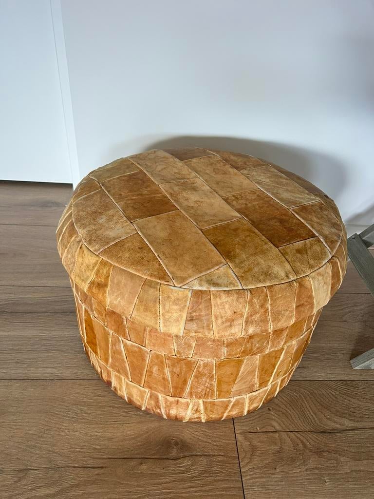 Leuke leren poef, Ophalen of Verzenden, Gebruikt, Rond, Minder dan 50 cm