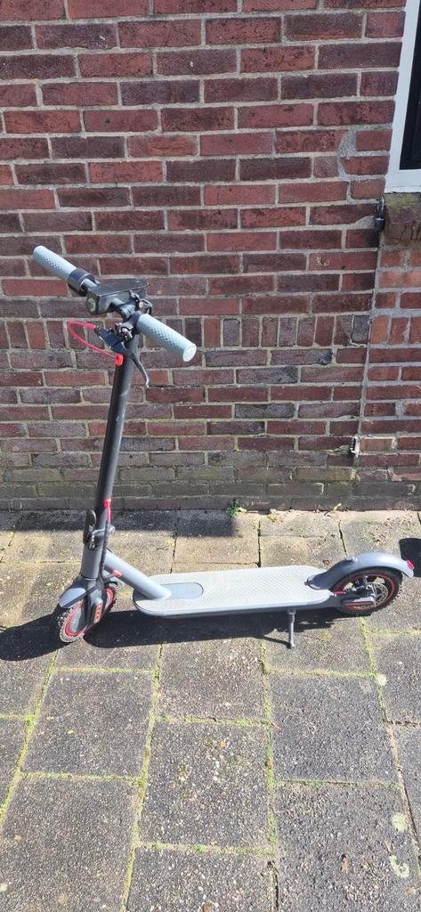 Elektrische step met luchtbanden, Ophalen of Verzenden, Zo goed als nieuw, Elektrische step (E-scooter)