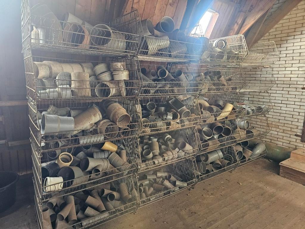 Partij PVC hulpstukken in 1 koop, Doe-het-zelf en Verbouw, Buizen en Afvoer, Ophalen, Bochten, Pvc, Zo goed als nieuw