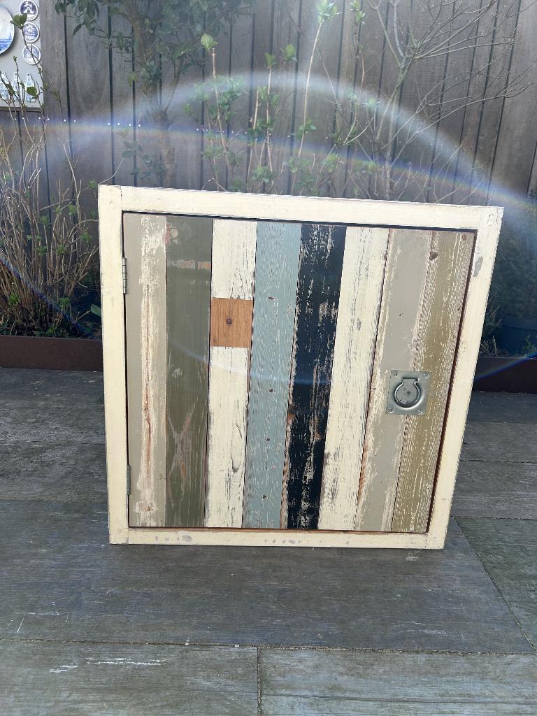 Steigerhouten kast, Huis en Inrichting, Kasten | Overige, Gebruikt, Ophalen