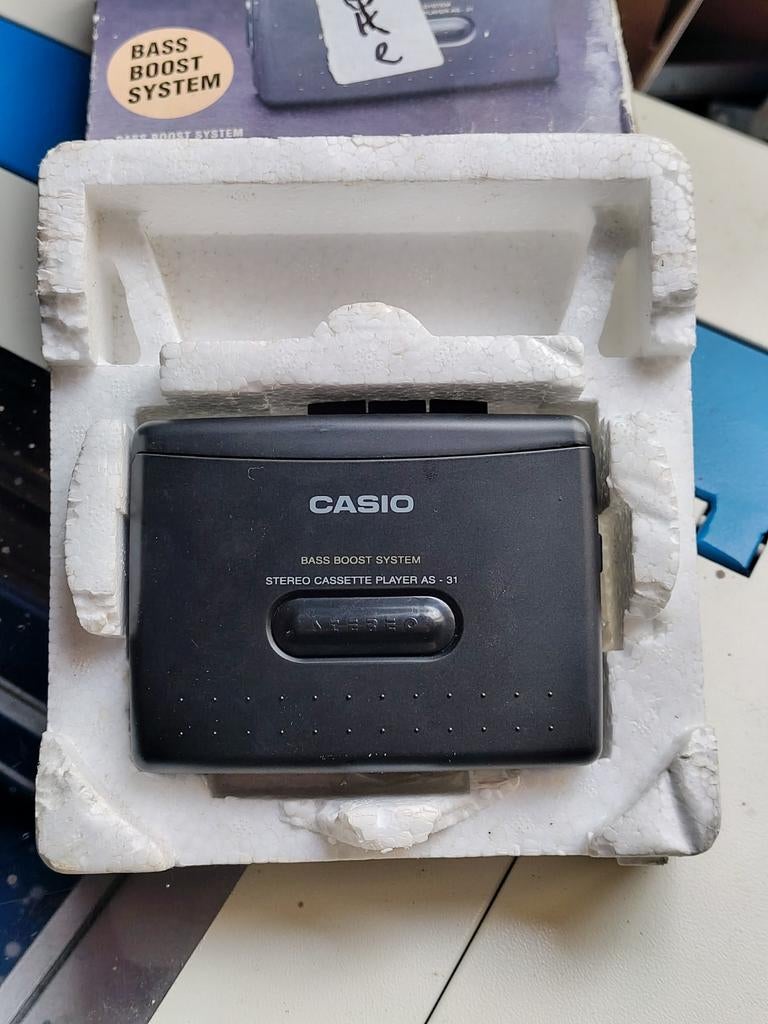 Casio AS-31 Stereo Cassette Player met Bass Boost System, Ophalen of Verzenden, Walkman