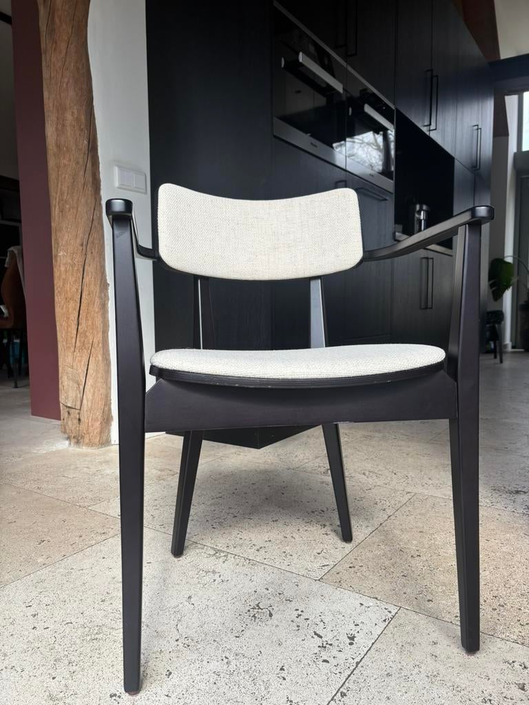 Pmp furniture stoel gestoffeerd, zwart frame, Huis en Inrichting, Ophalen, Zo goed als nieuw, Eén