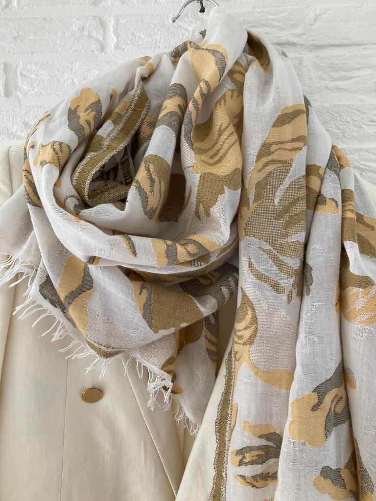 Prachtige SJAAL met lurexdraad Klassieke Stola (anna zélie), Kleding | Dames, Mutsen, Sjaals en Handschoenen, Ophalen of Verzenden