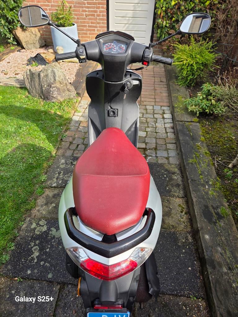 Peugeot Kisbee snorscooter, Fietsen en Brommers, Snorfietsen en Snorscooters, Ophalen of Verzenden, Gebruikt, Benzine, Peugeot