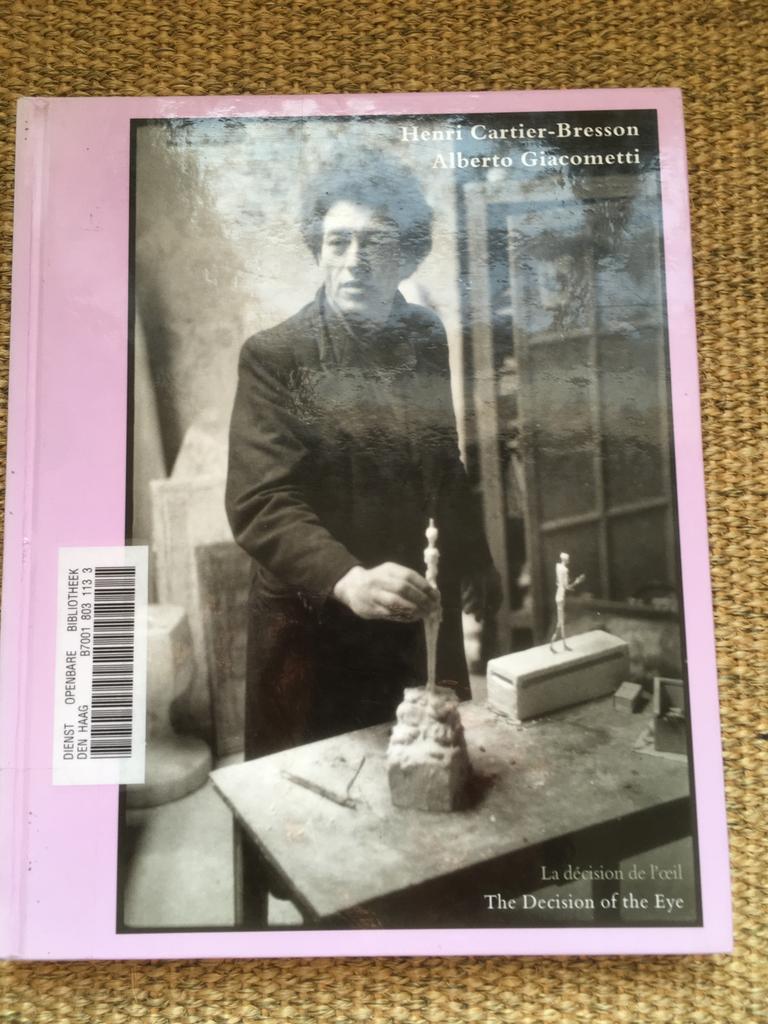 Alberto Giacometti by Henri Cartier Bresson - The decision…, Ophalen of Verzenden, Zo goed als nieuw