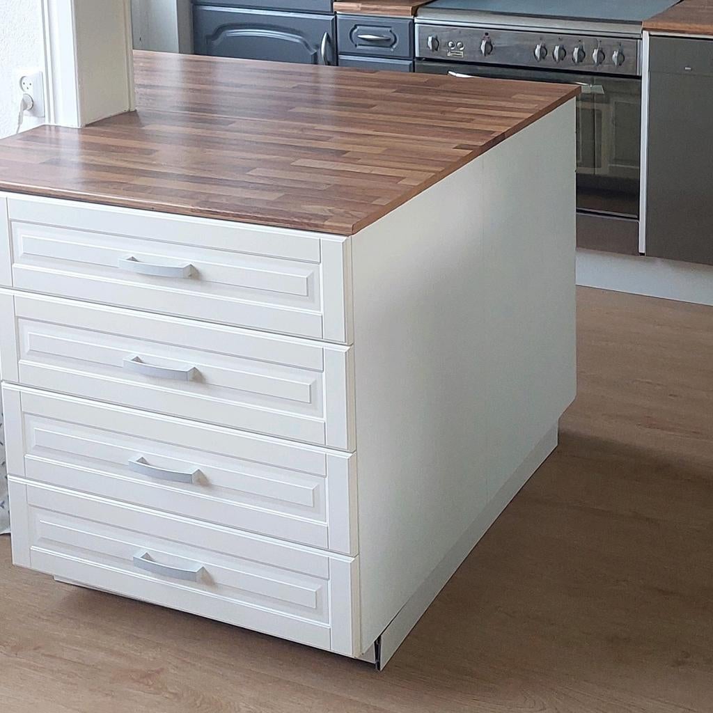 Ikea keukeneiland, mogelijk gemonteerd thuis geleverd, Ophalen of Verzenden, Zo goed als nieuw, Wit, Enkelwandige keuken