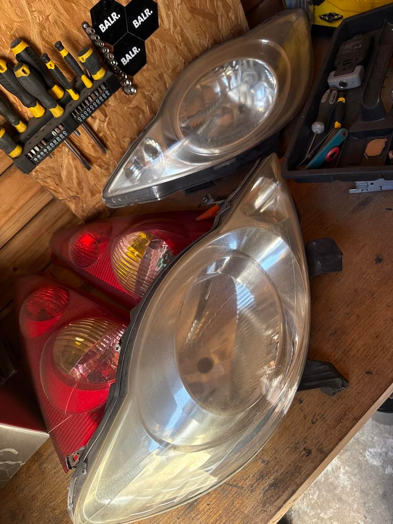 Peugeot 107 Koplampen - Set (Links & Rechts), Ophalen, Gebruikt, Peugeot