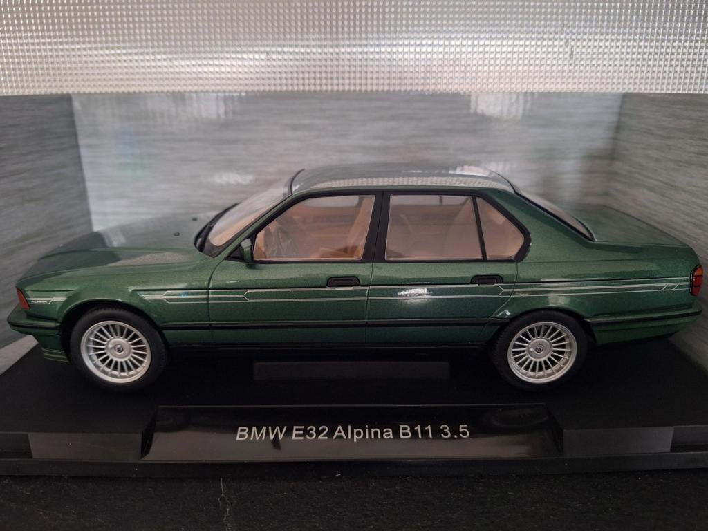 BMW Alpina B11 3.5 1992 Schaal 1:18
,, Overige merken, MCG, Nieuw, Ophalen of Verzenden