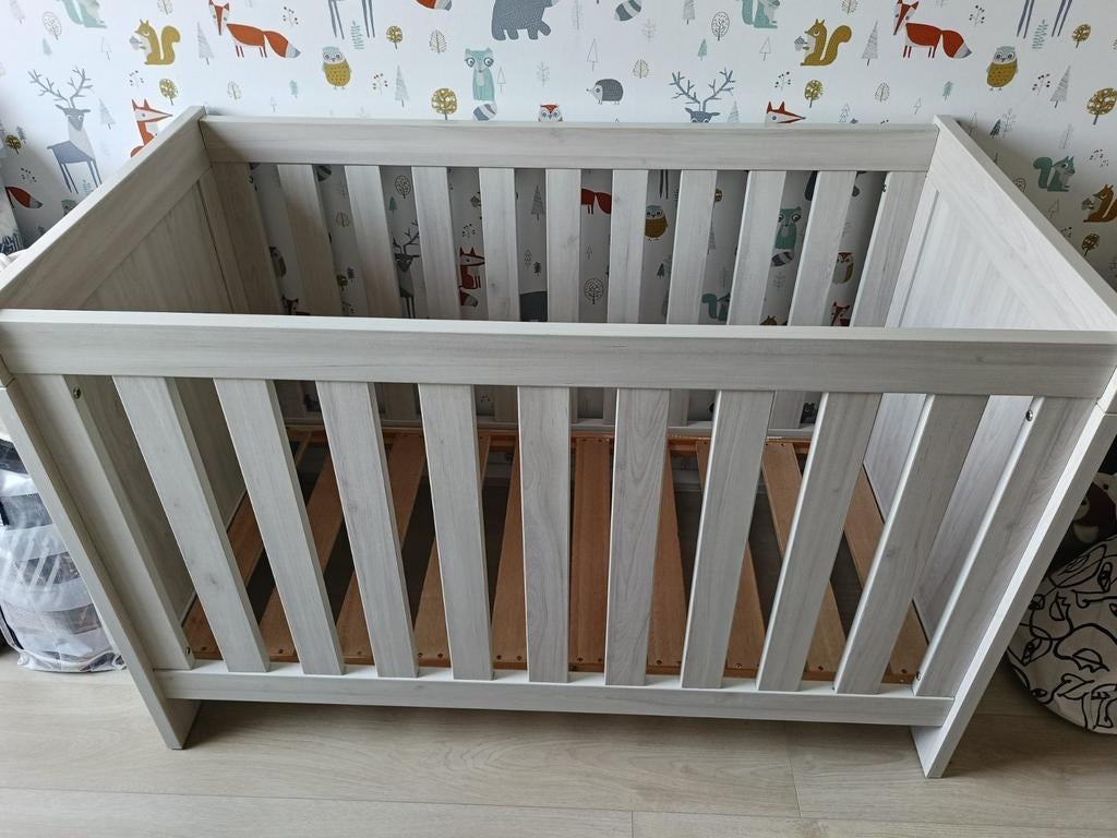 Wit houten ledikant voor baby of peuter, Kinderen en Baby's, Babywiegjes en Ledikanten, Ophalen, Gebruikt, Ledikant