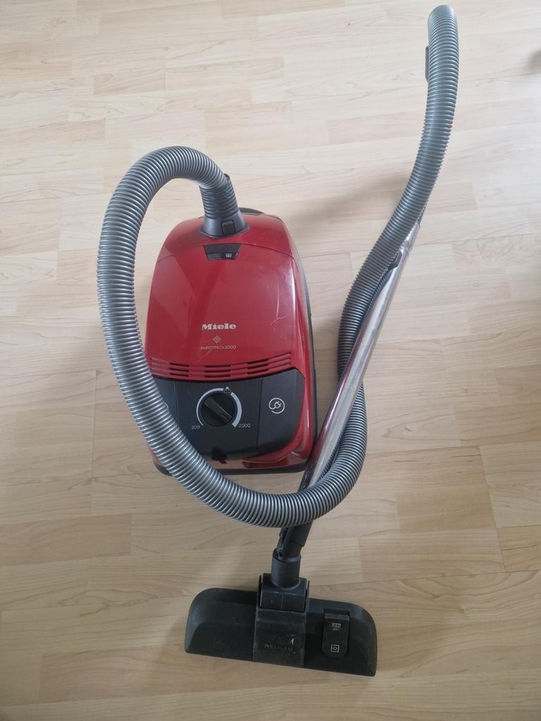 Stofzuiger Miele, Witgoed en Apparatuur, Stofzuigers, Ophalen of Verzenden, Zo goed als nieuw, Stofzak, 2000 watt of meer