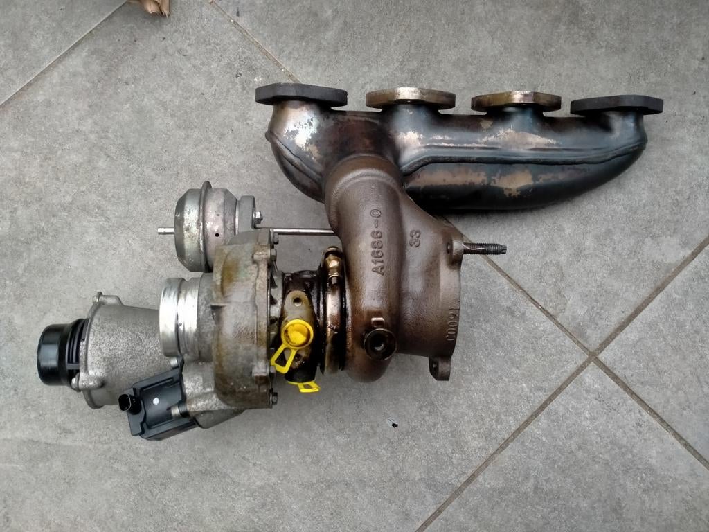 Turbo mercedes e250 (defect), Ophalen of Verzenden