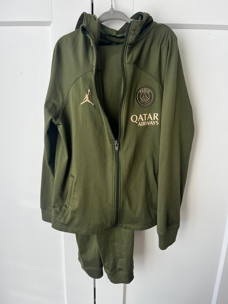 Paris Saint-Germain trainingspak maat 122-128, Maat XS of kleiner, Ophalen of Verzenden, Zo goed als nieuw, Trainingspak
