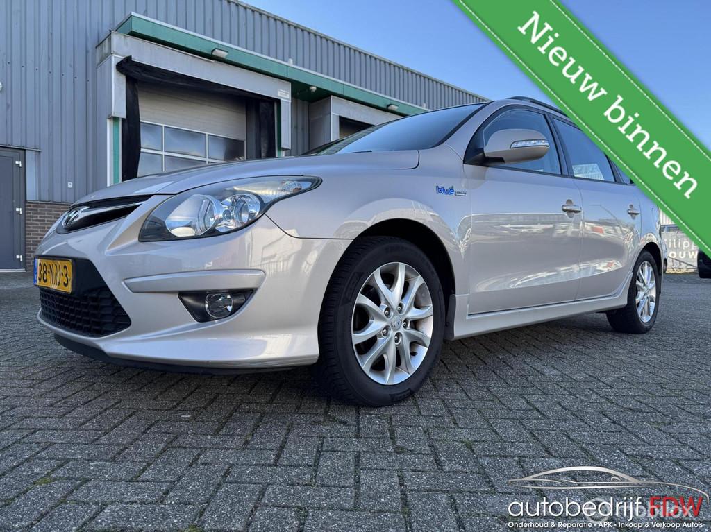 Hyundai i30 CW 1.4i/NAP/PARK SENSOR/LM VELGEN/ELEKTR.RAMEN, Voorwielaandrijving, Gebruikt, 4 cilinders, 1396 cc