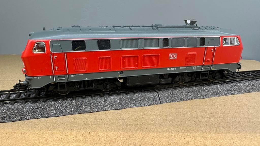 15 fkeischmann br 218 245-9 in modern DB rood digital, Hobby en Vrije tijd, Modeltreinen | H0, Fleischmann, Ophalen of Verzenden
