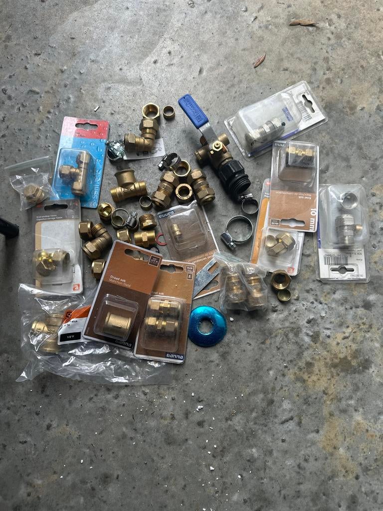 Diverse knelkoppelingen en kranen - Nieuw en gebruikt, Doe-het-zelf en Verbouw, Hang- en Sluitwerk, Ophalen of Verzenden, Gebruikt