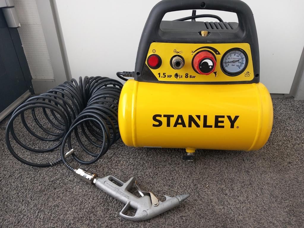 Draagbare compressor 8 Bar met slang en alluminium drukspuit, Minder dan 25 liter, Ophalen of Verzenden, Zo goed als nieuw, Minder dan 200 liter/min