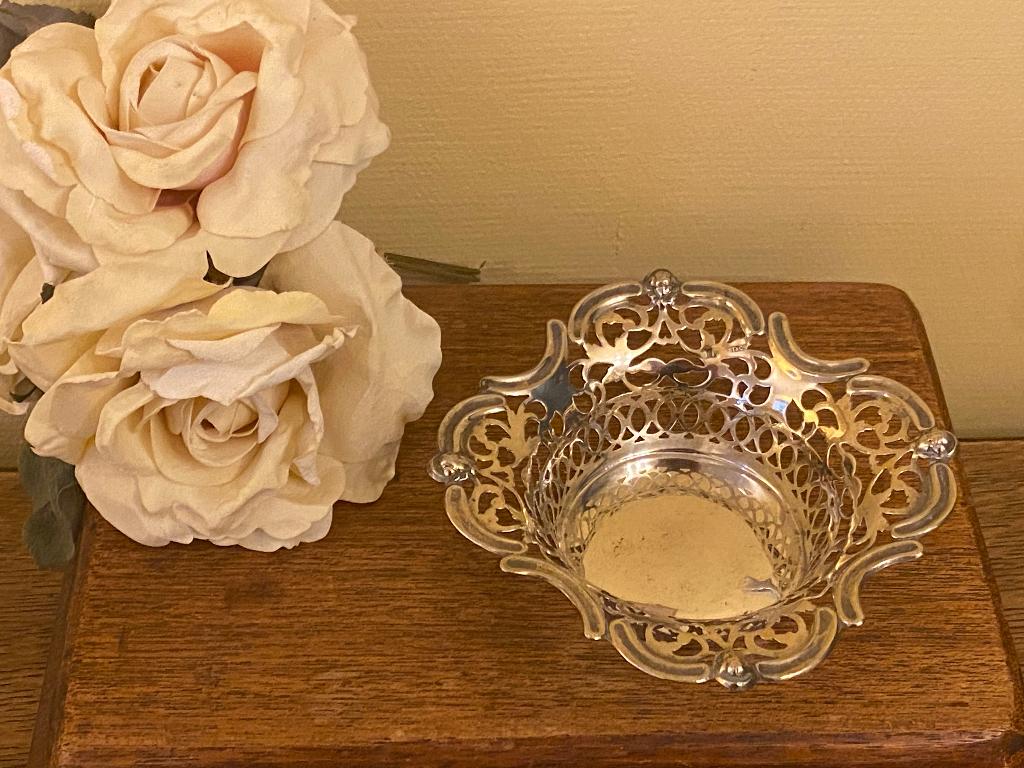 Verzilverd Edwardian bonbon schaaltje EP ST &co *Nous deux*, Ophalen of Verzenden, Zilver