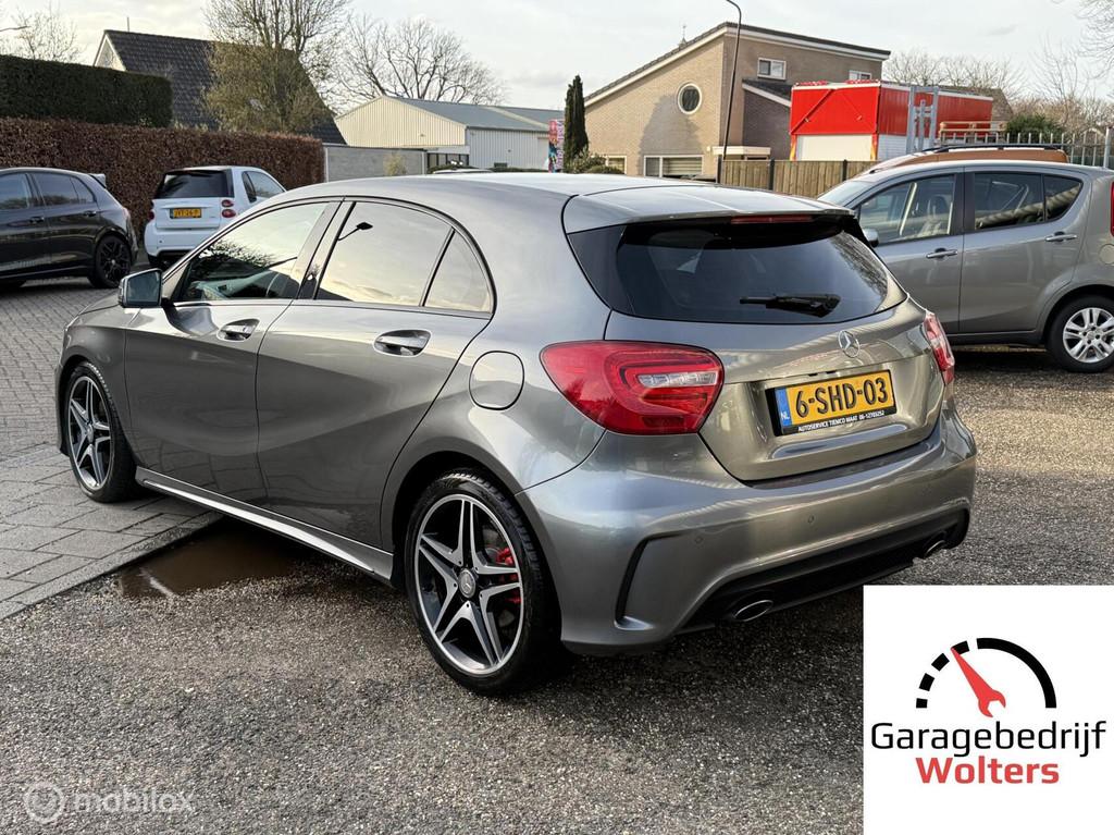 Mercedes A-klasse 200 AMG MEMORY HARMAN/KARDON RODE GORDELS, Gebruikt, Met garantie (alle), Bedrijf, 19 km/l