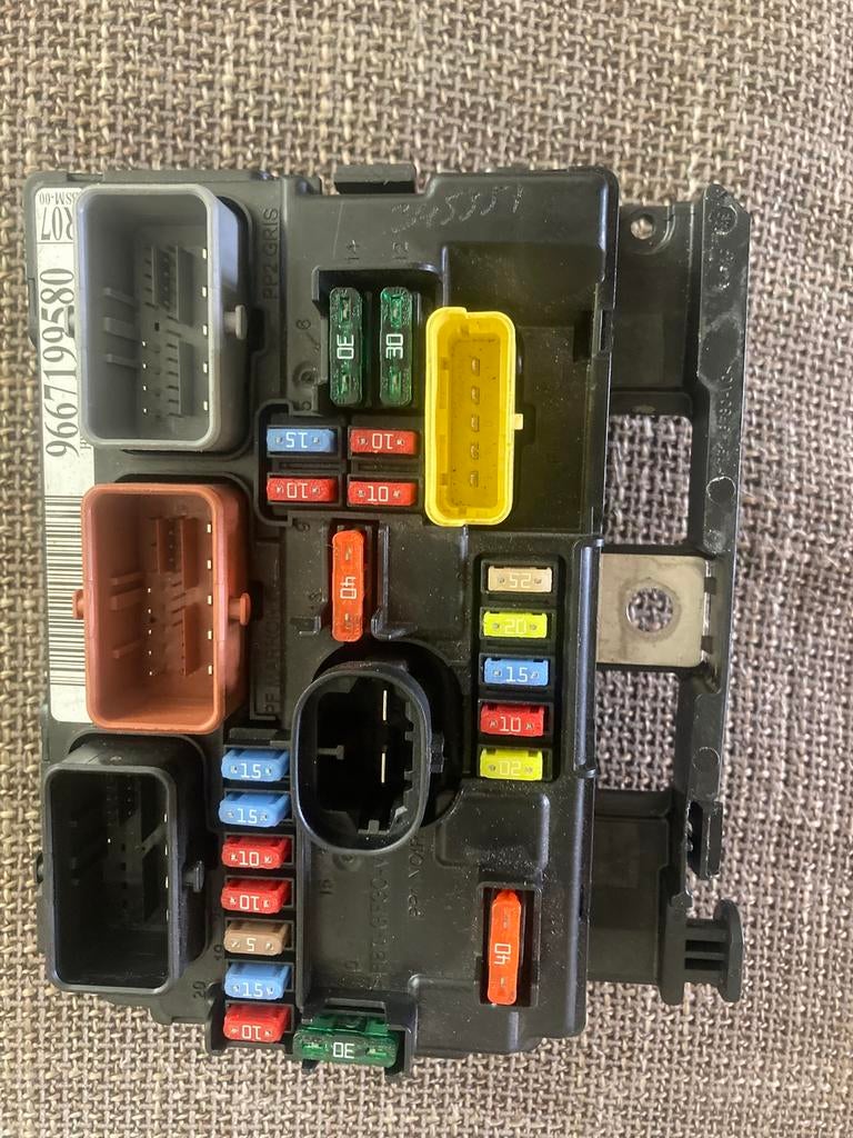 Zekering kast module Peugeot 207sw, Ophalen of Verzenden, Gebruikt, Peugeot