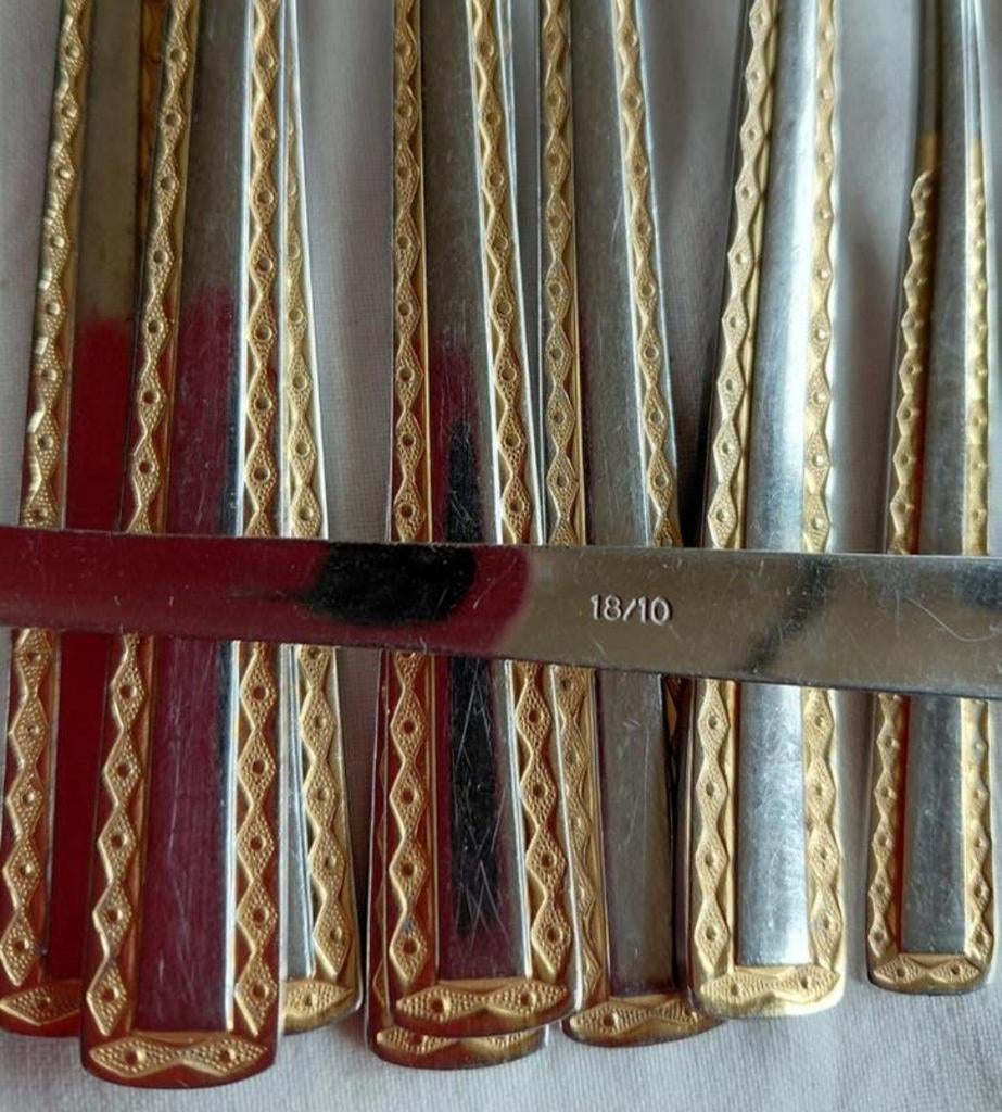 Bestek Rostfrei gouden relief versieringen platte handvatte, Ophalen of Verzenden