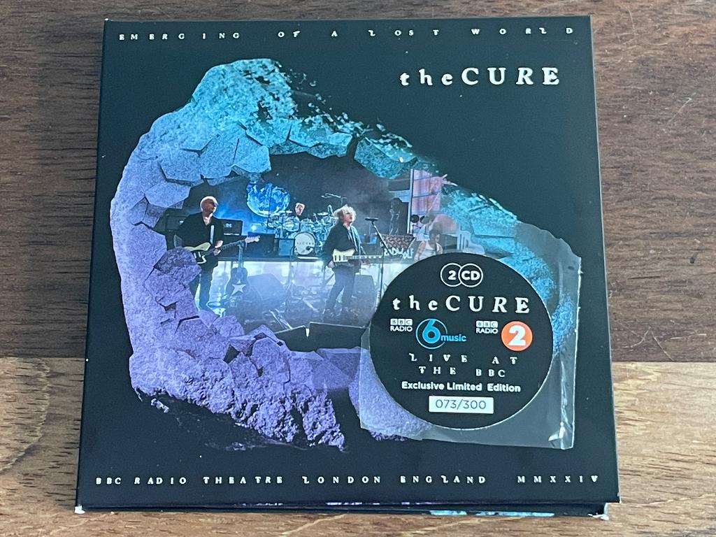 2Cd The Cure Emerging Of A Lost World Live BBC2+6 2024 NIEUW, Cd's en Dvd's, Ophalen of Verzenden, 2020 tot heden, Nieuw in verpakking