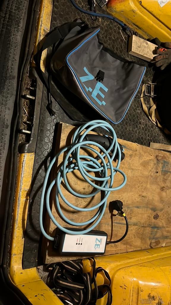 Thuislader ev lader Renault 296952404R noodlader ️, Ophalen of Verzenden, Renault