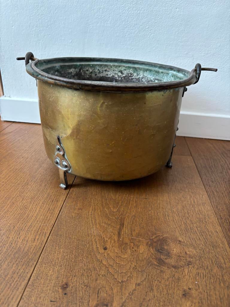 Messing ketel met schade en hengsel, Antiek en Kunst, Antiek | Koper en Brons, Ophalen of Verzenden, Koper