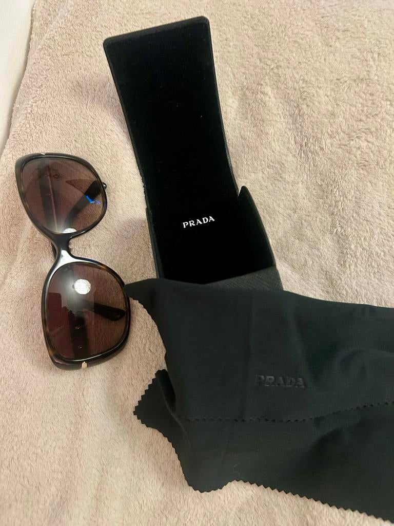 Prada SPR 08O Zonnebril, Sieraden, Tassen en Uiterlijk, Zonnebrillen en Brillen | Dames, Zonnebril, Ophalen of Verzenden, Zo goed als nieuw