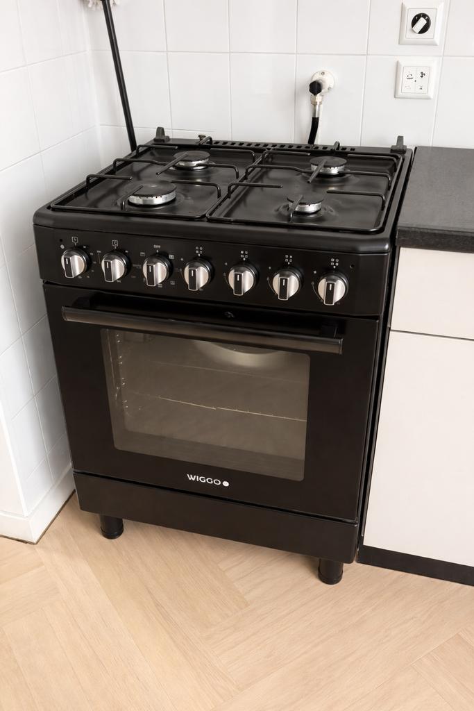WIGGO WO-E605R(BB) Fornuis - Elektrisch - Gas, Ophalen, Gebruikt, 60 cm of meer, 4 kookzones