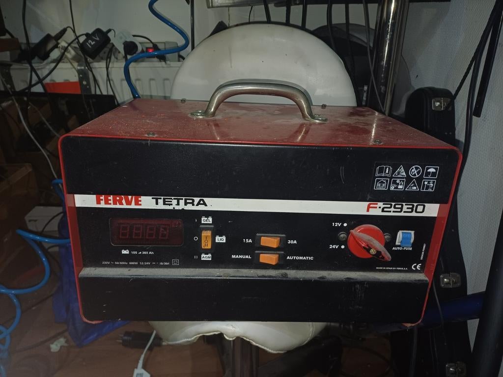 Ferve Tetra F-2930 Acculader 12V/24V, Auto-onderdelen, Ophalen, Gebruikt, Universele onderdelen