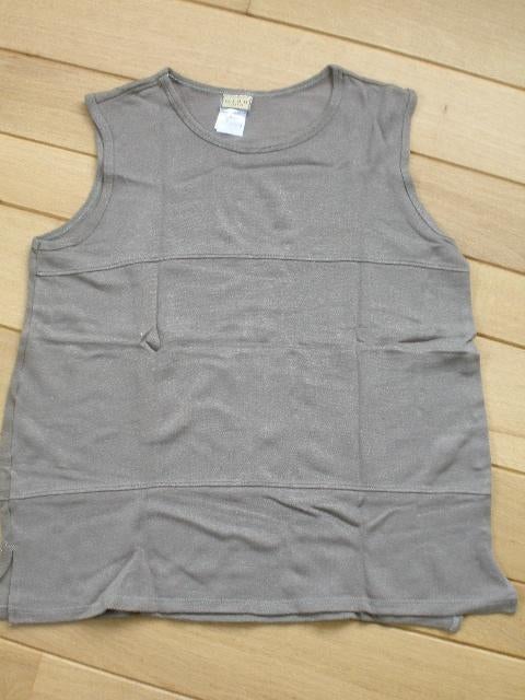 GINA kaki groene top maat S, Kleding | Dames, Maat 38/40 (M), Ophalen of Verzenden, Zo goed als nieuw, Zonder mouw