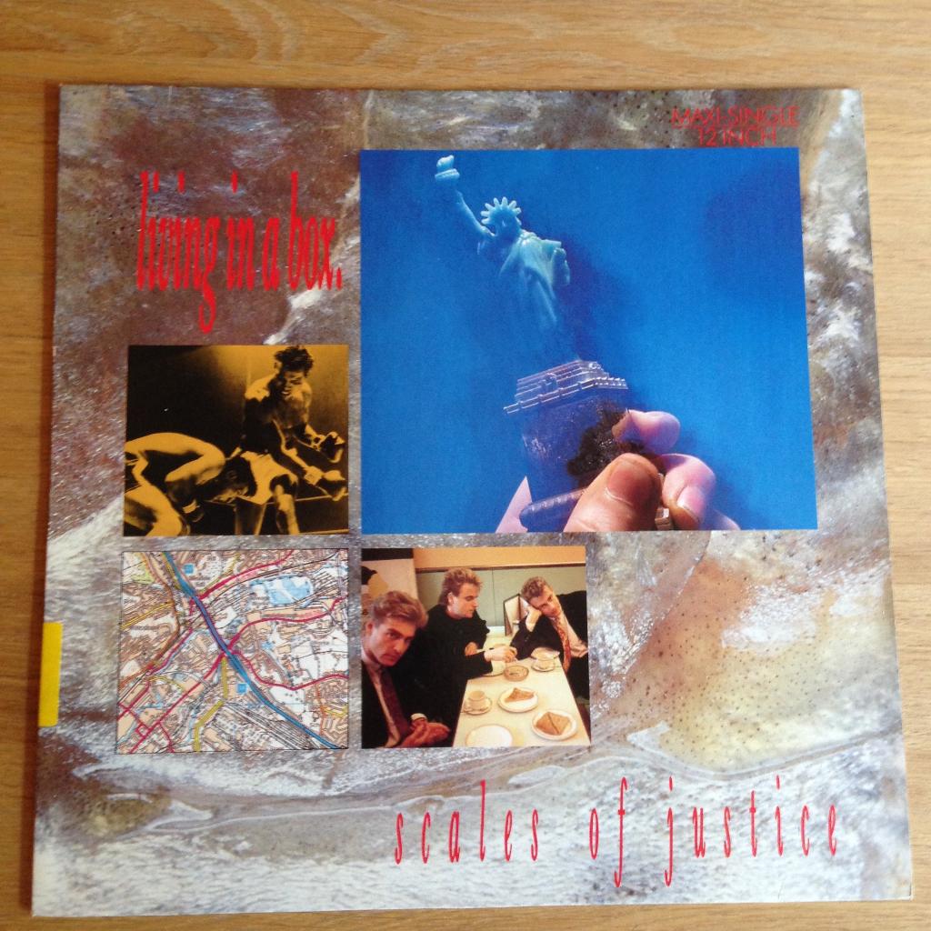 Living In A Box - Scales of Justice 12", Ophalen, Gebruikt, Maxi-single, Pop